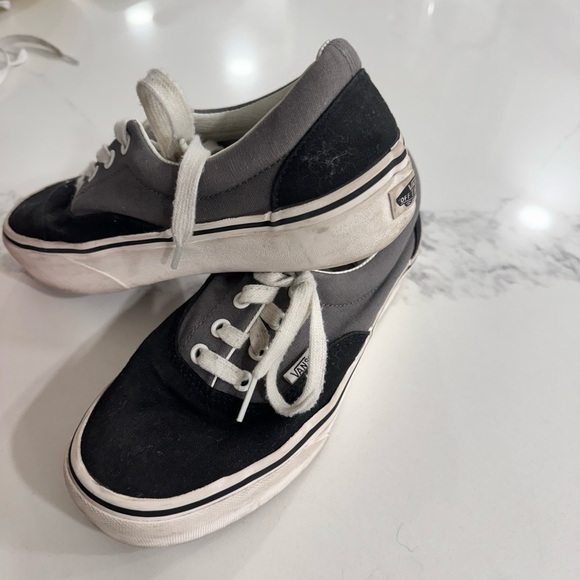 Vans - Picture 2 of 4